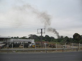 Incineraci�n salvaje de basuras en el
                          pueblo "General Pedro Montero (cruce de
                          las carreteras nacionales no. 70 y no. 25)