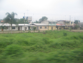 Naranjal-Machala, pasaje de un pueblo,
                          hilera de casas