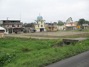 Naranjal-Machala, pasaje de un pueblo,
                          iglesia