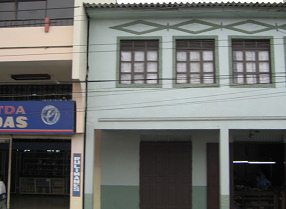 Machala, casa grande con fachada ornada