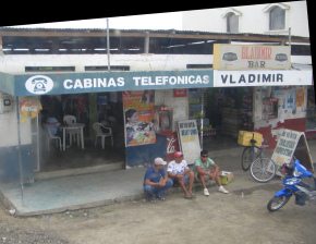 Panamericana entre Machala y Huaquillas,
                          pasaje del lugar con un bar Vladimir