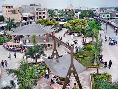 Parque central "Algarrobo" de
                            Huaquillas