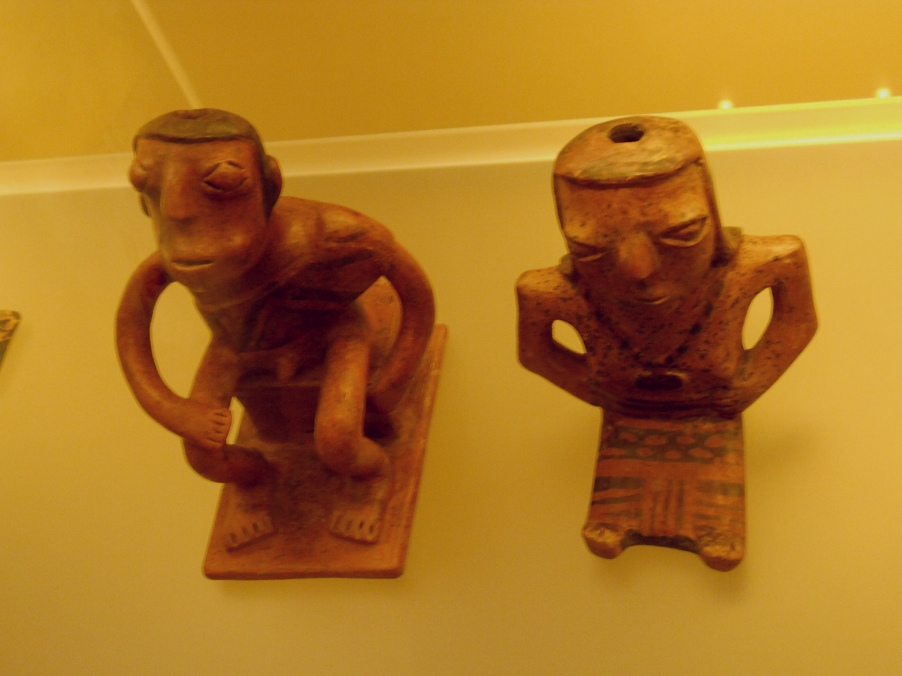 Columbia's Nari�o
                Culture: two extraterrestrial gods with protruding eyes