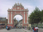 Ayacucho, Trimphbogen / arco de triumfo /
                      triumphal arch
