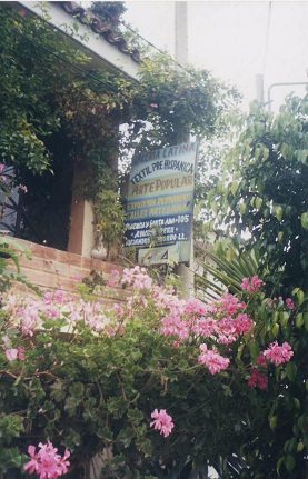 Plaza Santa Ana,
das Haus der Familie Gallardo, Reklameschild Plaza Santa Ana, das Haus der Familie
Gallardo, Reklameschild