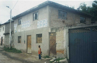 Avenida Andamarca, das Haus mit der
                        Werkst�tte von Ciriaco Sosa im ersten Stock