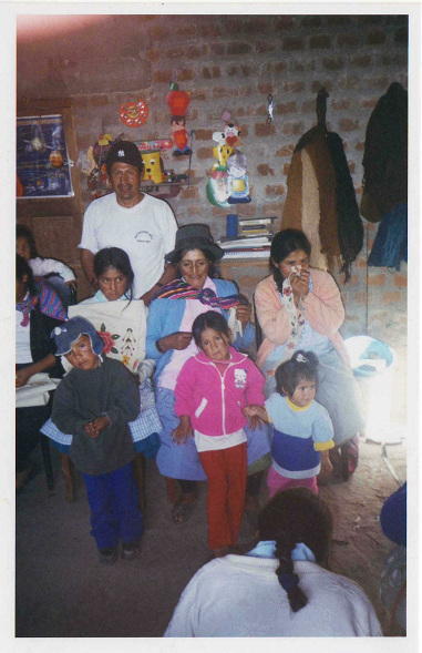 Teilgruppe mit Ciriaco Sosa und Kindern