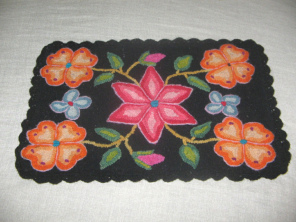 Artesan�a de Ayacucho: individual
                            peque�o en negro (25)