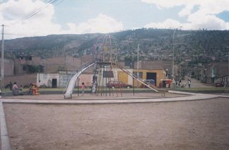 Playground Prolongaci�n Libertad, double
                        slide with a globe 02