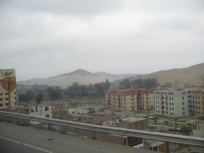 Panamericana Sur, vista a Lima y cerros
                          02