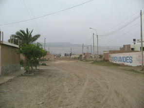Chilca, calle en arena a la laguna
                          medicinal no. 2
