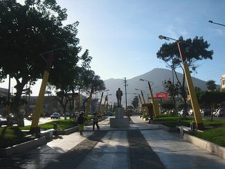 La avenida de la Torre con el cerro la Paz