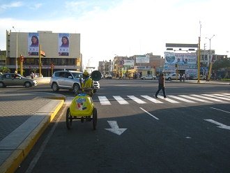 Cruce jir�n Palacios con avenida de la
                          Torre