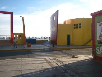 Ba�os cerca del jir�n Palacios