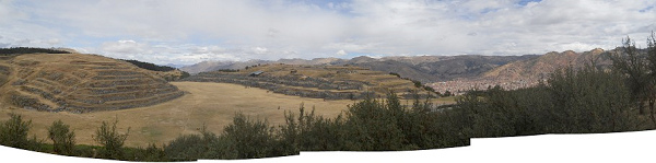 Cusco
                                        Sacsayhuam�n: Die Aussicht auf
                                        Sacsayhuam�n vom kleinen
                                        Steinbruch aus, Panorama
