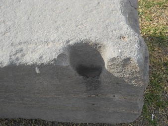 Cusco Sacsayhuam�n: Weisser, geschnittener Steinbalken, Nahaufnahme einer Einbuchtung