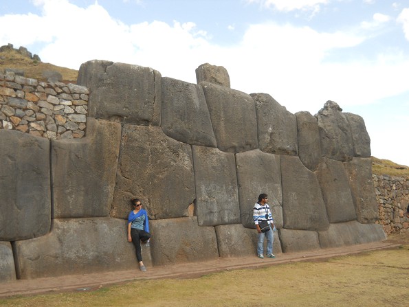 Cusco Sacsayhuam�n, Basis:
              Gigantische, unvollst�ndige Mauer 03