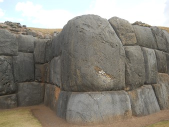 Cusco Sacsayhuam�n, gigantische Zickzackmauer 10