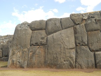Cusco Sacsayhuam�n, gigantische Zickzackmauer 12