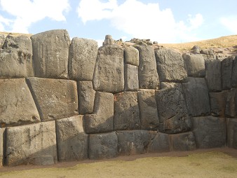 Cusco Sacsayhuam�n, gigantische Zickzackmauer 14