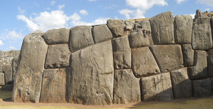 Cusco Sacsayhuam�n, gigantische Zickzackmauer, Panorama 03