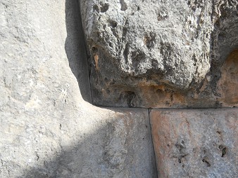 Cusco Sacsayhuam�n, gigantische Zickzackmauer, Detail 11