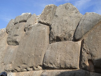 Cusco Sacsayhuam�n, gigantische Zickzackmauer, Detail 21