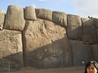 Cusco Sacsayhuam�n, Mauer mit geschnittenen Steinen, Detail 25