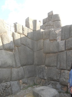 Cusco, Sacsayhuam�n, erste Terrassenstufe, Mauer 08, Inneneckbereich 01