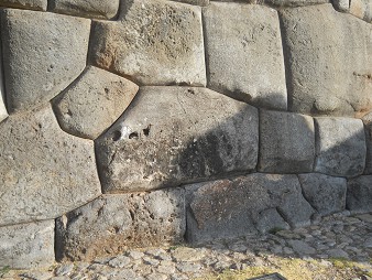 Cusco, Sacsayhuam�n, erste Terrassenstufe, geschnittene Steine, Nahaufnahme