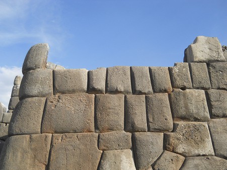 Cusco, Sacsayhuam�n, erste Terrassenstufe, Mauer mit vielen rechteckigen Steinen