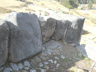 Cusco, Sacsayhuam�n, erste Terrassenstufe, Kronsteine 05