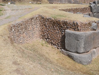 Sacsayhuam�n, zweite Terrassenstufe: Unvollst�ndige Mauern 8