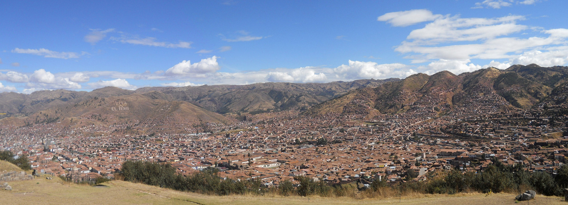 Sacsayhuam�n (Cusco), vierte Terrassenstufe, Sicht auf Cusco, Panoramafoto