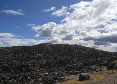 Sacsayhuam�n (Cusco), vierte Terrassenstufe, Sicht auf Cusco 07