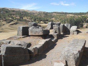 Sacsayhuam�n (Cusco), vierte Terrassenstufe, R�ckweg, Mauern 02