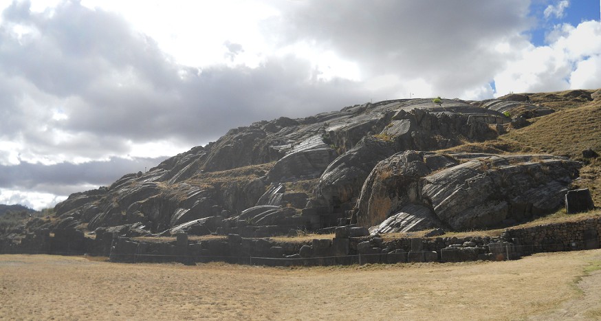 Sacsayhuam�n (Cusco), der abgeflachte H�gel, Panorama