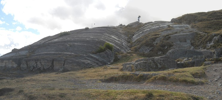 Sacsayhuam�n (Cusco), der abgeflachte H�gel in grossen B�gen, Panorama