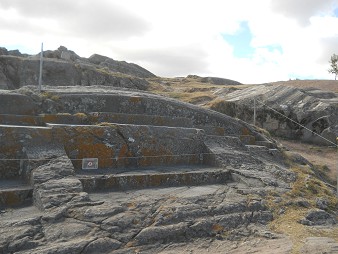 Sacsayhuam�n (Cusco), der gigantische Thron auf dem abgeflachten H�gel, die rechte Seite