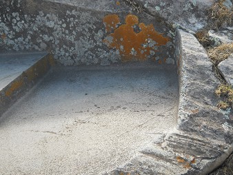 Sacsayhuam�n (Cusco), der gigantische Mehrfachthron auf dem abgeflachten H�gel, Gravuren, Ritzungen, oder Schleifspuren 06