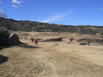 La plaza central de Sacsayhuam�n 01