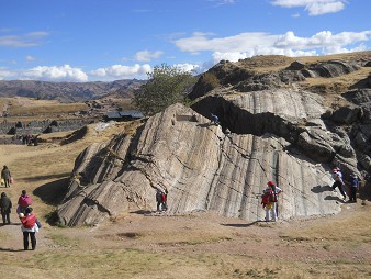 Sacsayhuam�n (Cusco), Rutschbahnen 01