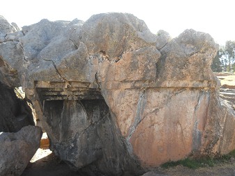Sacsayhuam�n (Cusco), grosser Steinbruch, die umgedrehte Treppe 02