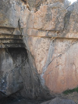 Sacsayhuam�n (Cusco), grosser Steinbruch, der Fels mit der umgekehrten Treppe und Thron, Nahaufnahme