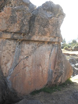Sacsayhuam�n (Cusco), grosser Steinbruch, der Fels mit der umgekehrten Treppe und Thron, Nahaufnahme