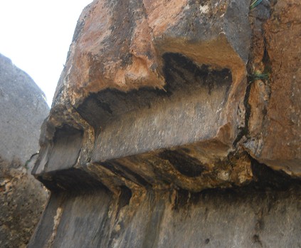 Sacsayhuam�n (Cusco), grosser Steinbruch, die Treppenfl�chen der die umgedrehten Treppe, Nahaufnahme 02