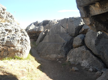 Sacsayhuam�n (Cusco), grosser Steinbruch, grosser Thron in Stein gehauen 01