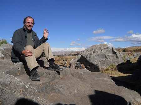 Sacsayhuam�n (Cusco), grosser Steinbruch, der Mehrfachthron - Michael Palomino gr�sst