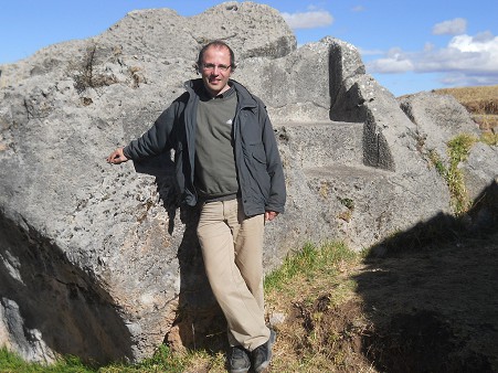 Sacsayhuam�n (Cusco), grosser Steinbruch, noch ein Mehrfachthron - mit Michael Palomino