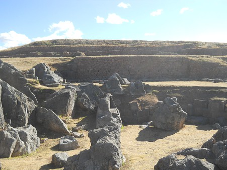 Sacsayhuam�n (Cusco), big quarry, group of stones 04